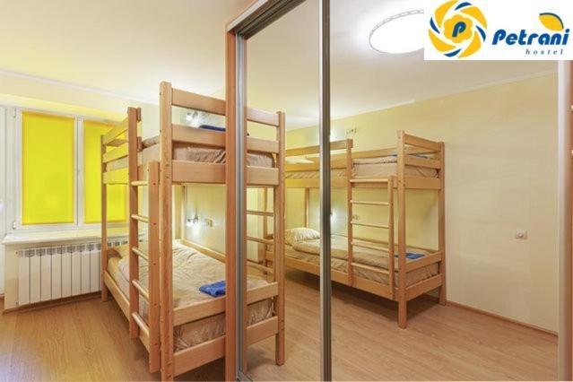 Petrani Hostel Kiev Eksteriør billede